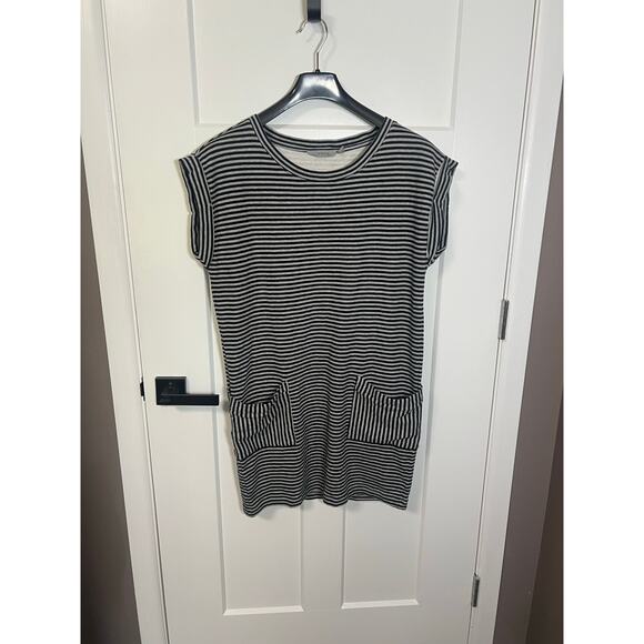 Athleta Ease Up Sweatshirt Dress Short Sleeve Striped Navy SzM Medium Athlesiure - Picture 4 of 9